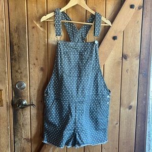 American Eagle Shorteralls in blue with white polka dot. Sz Large